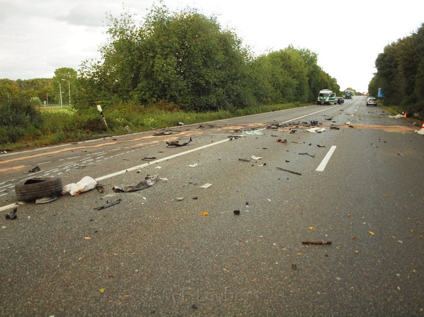 Schwerer VU Koeln Immendorf Kerkraderstr P224.JPG